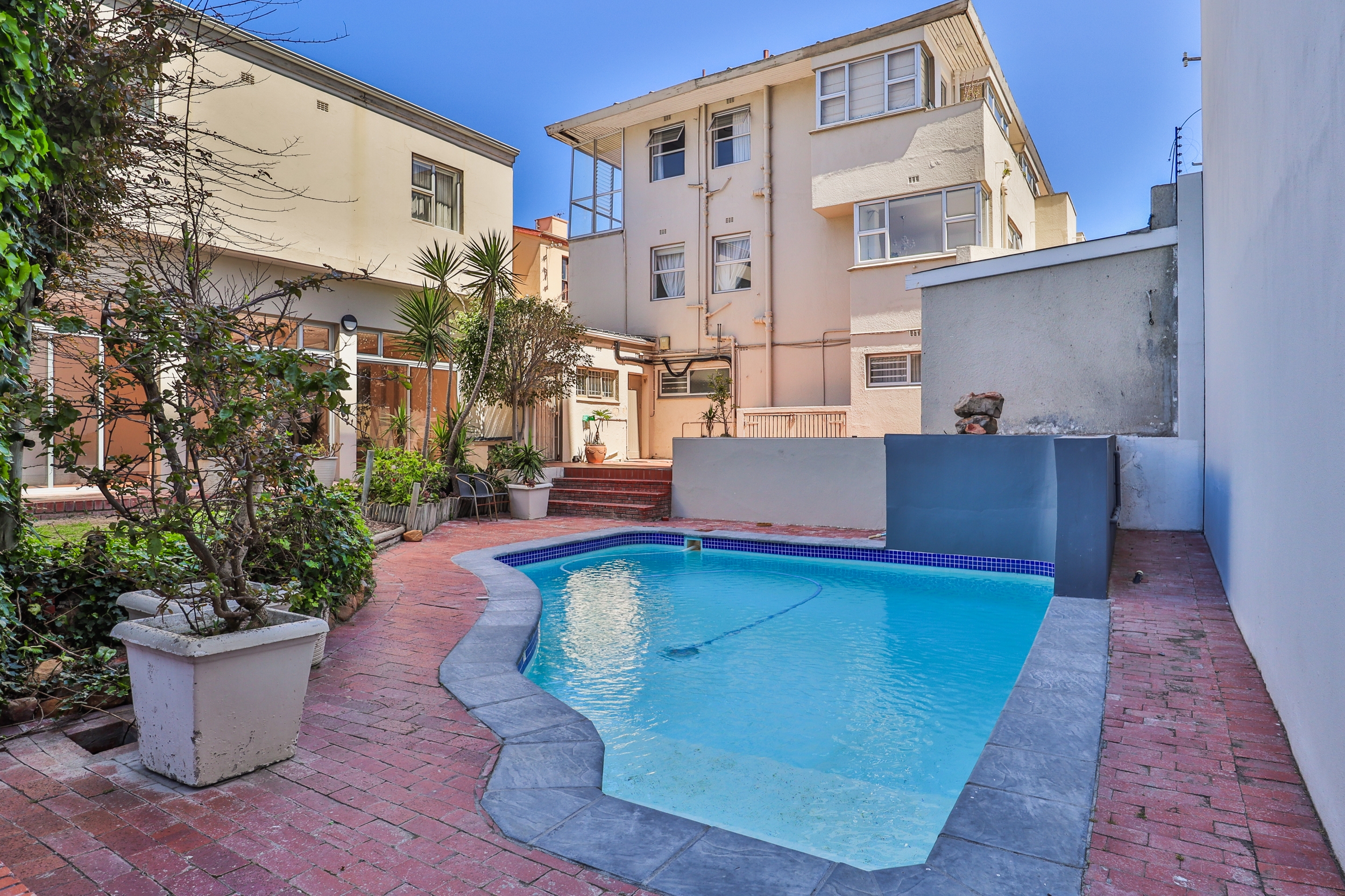 1 Bedroom Property for Sale in Sea Point Western Cape